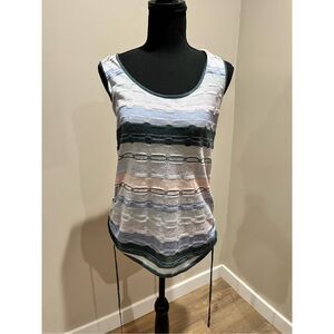 ST. JOHN sport sleeveless Blouse